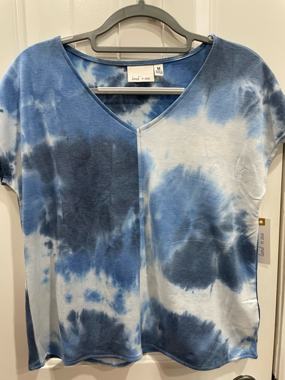 Land n Sea Women's Blue Tie-Dye V-Neck Top Sz M NWT
